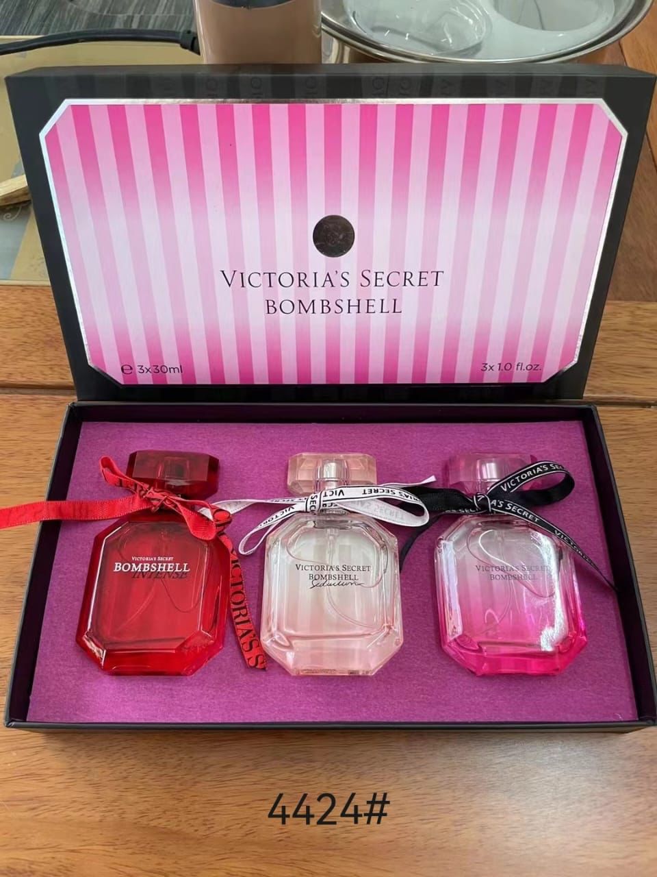 🟩 Victoria’s Secret 3 in 1 Mini Perfume Gift Set 3x30 ML
